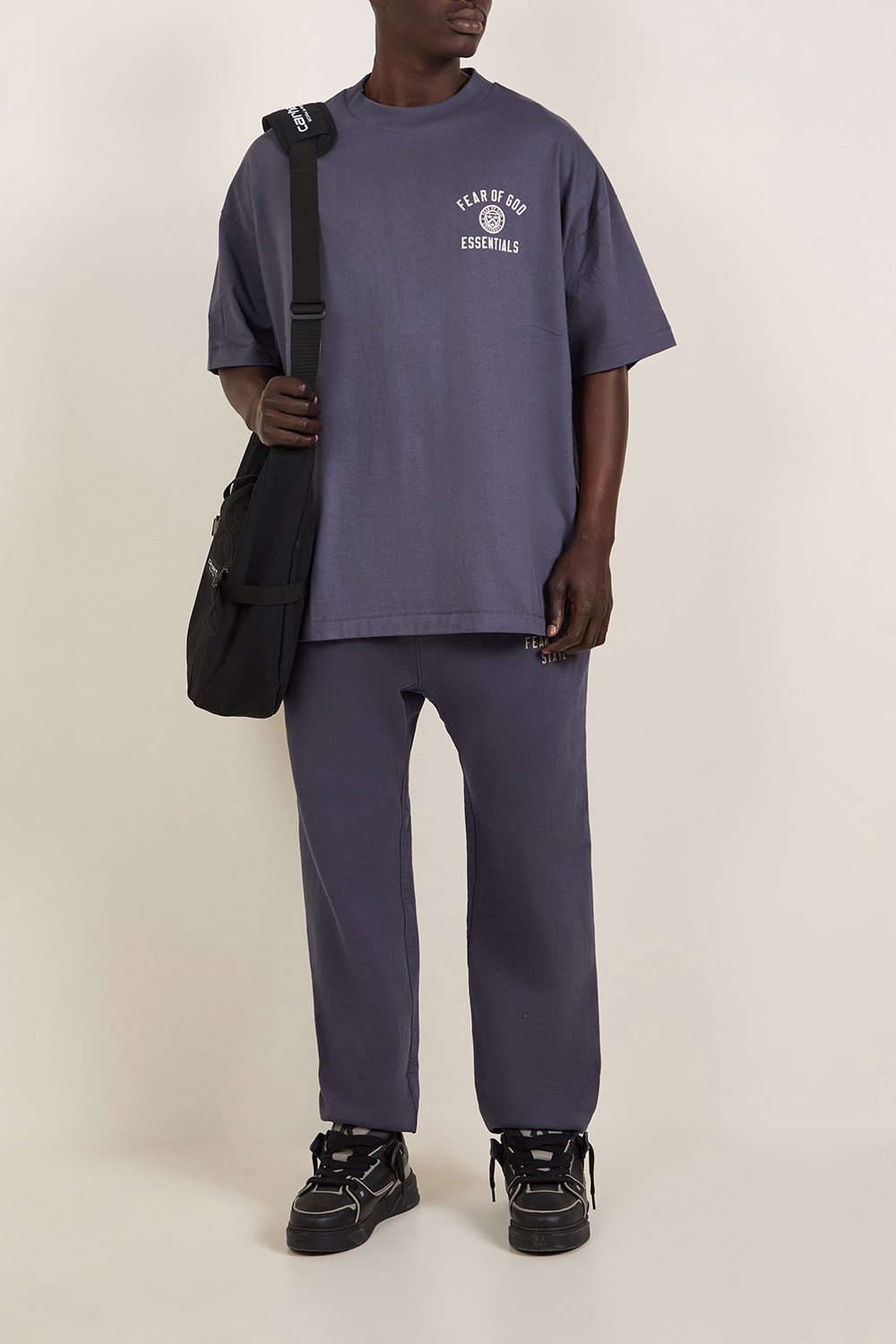 מכנסי ג'וג FEAR OF GOD ESSENTIALS